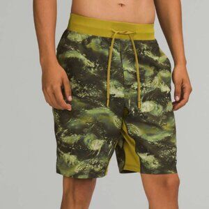 Men's Lululemon T.H.E. Linerless Short 7” Size S High Dive Auric Gold Multi